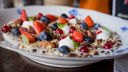 Yogurt and granola