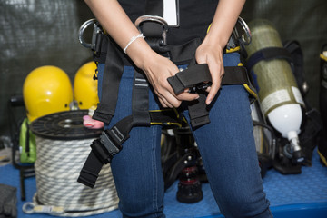 Working at height equipment. Fall arrestor device for worker with safety body harness