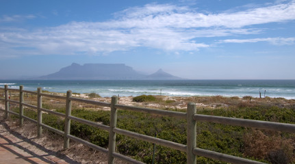 Fototapeta na wymiar Table Mountain and fence