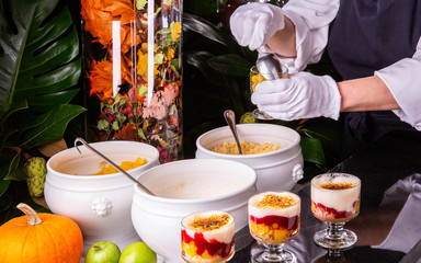 Portion preparation of a fruit dessert