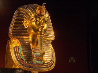 Ägyptischer Pharao in Gold