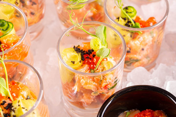 A salmon light-salted with caviar and a grain crumb