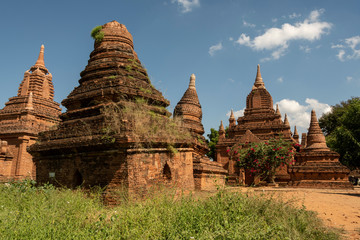 Parque arqueolàogico de los antiguos templos y pagodas de Bagan. Myanmar