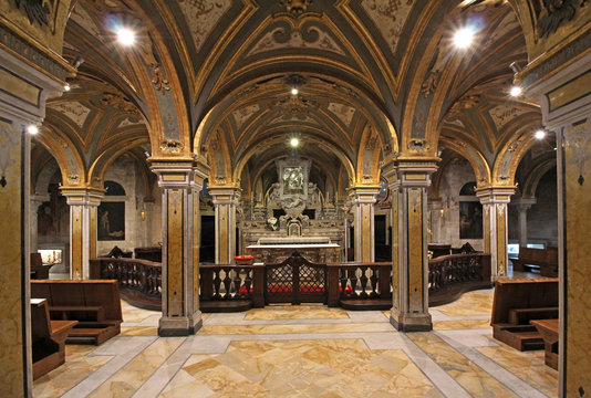 Cattedrale di Bari; la cripta