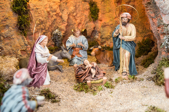 Pesebre de navidad con Jesus,Maria y José.