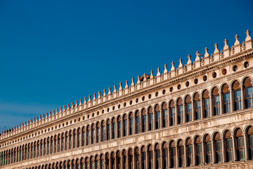 Fototapeta premium Basilica di San Marco in Venice, Italy against bright blue sky