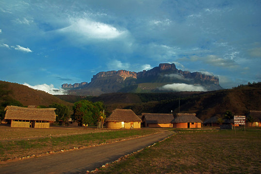 CAMPAMENTO KAVAK Y AUYANTEPUY