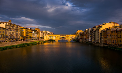 Naklejka premium Ponte Vecchio Bridge. The historic center of Florence. Tuscany Italy.