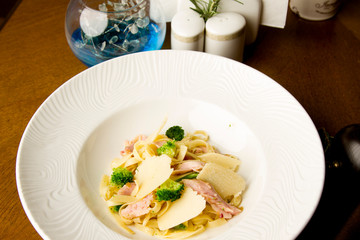 chicken and broccoli pasta