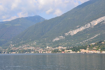 Fototapeta na wymiar On the shores of lake Como