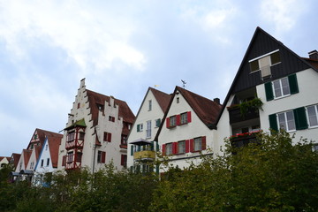 Fototapeta na wymiar Pretty crooked houses of Ulm