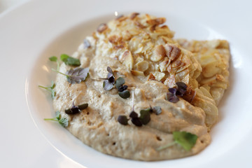 Potatoes with beurre blanc sauce