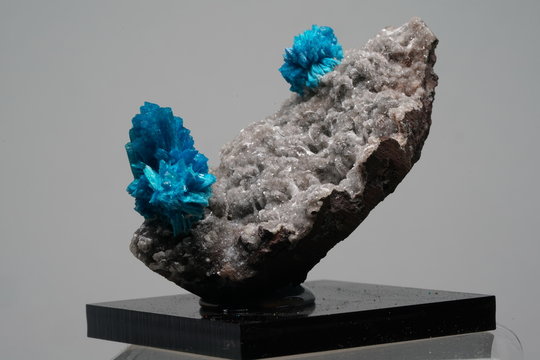 Cavansit, Hellblau, Kristall, auf Matrix, Indien, Pune, Mineral, Edelstein