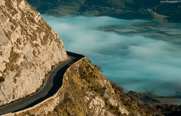 Ordu&ntilde;a curba niebla
