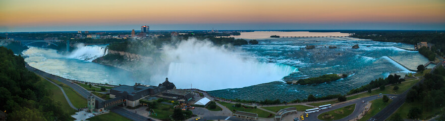 Fototapeta na wymiar Niagara Falls Panorama