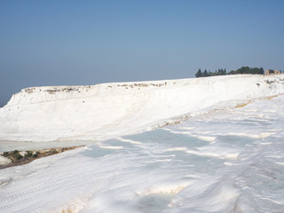 Obraz premium Public places pools and terraces in Pamukkale. Cotton castle in southwestern Turkey,