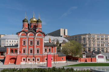 Fototapeta na wymiar Собор Знаменского монастыря в Зарядье.