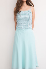 Naklejka premium 水色ドレスの可愛い女の子顔なし