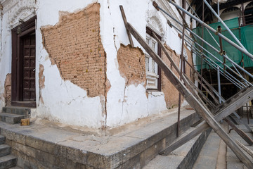 old building with cracked walls