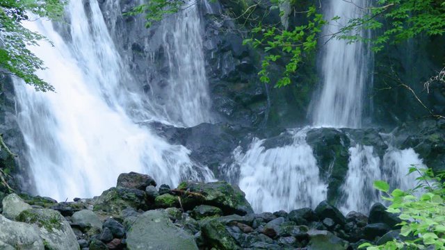長野県木曽 こもれびの滝