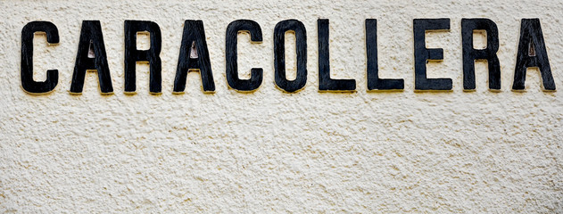 Letrero de la estación de tren de Caracollera, Ciudad Real, España