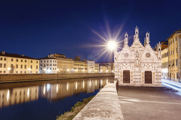 Naklejka na ściany i meble Santa Maria del Spina Church at night in Pisa old town