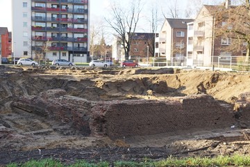 Bei Bauarbeiten in Wesel kommen Mauern von 1700 zum Vorschein