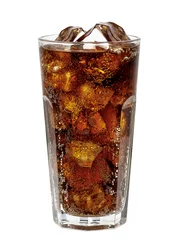 Foto op Plexiglas Cola in glass with clear ice cubes isolated on white background © ozmen