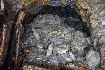 Mine emergency tunnel