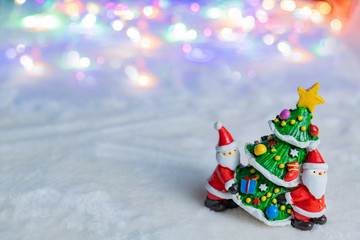 クリスマスイメージ　サンタクロース　雪　玉ボケ