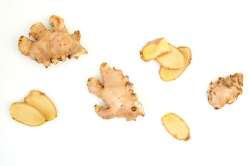 Fototapeta na wymiar sliced fresh ginger root spice