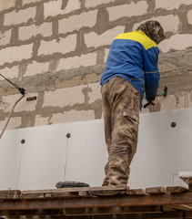 Thermal insulation of walls in the house foam