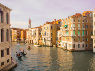 イタリアのベニスの街並みとカナル川