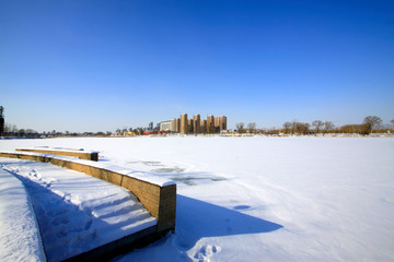 Obraz na płótnie Canvas building scenery in the winter