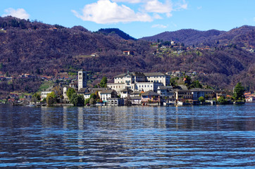 Fototapeta na wymiar Blick auf den Ortasee. Lago d'Orta