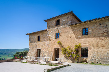 Fototapeta na wymiar Old buildings and viewpoint of San Gimignano