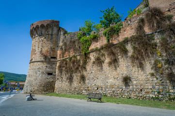 Fototapeta na wymiar Outer fortress walls of San Gimignano fortress.