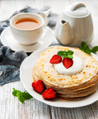 Delicious pancakes with strawberry