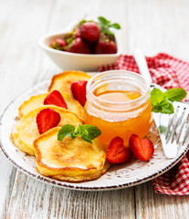 Delicious pancakes with strawberry