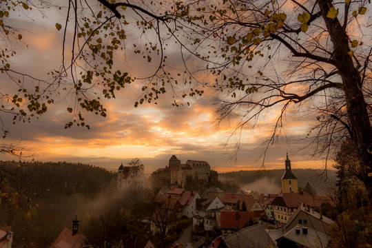 Abendlicher Blick auf Hohnstein (S&auml;chsische Schweiz)