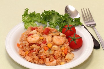 トマトとシーフードの炊き込みご飯