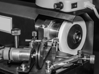 Bench Grinding Machine for Grinding Needle Sprayer