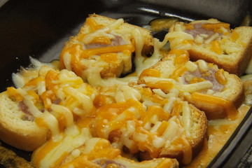 Brioches au saucisson