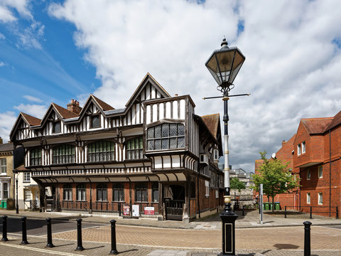 England - Southampton - Tudor House And Garden