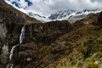 La bellissima Cordillera bianca e le sue lagune nel parco nazionale Huascaran, Huaràz, Perù