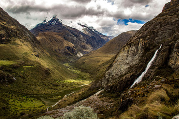 La bellissima Cordillera bianca e le sue lagune nel parco nazionale Huascaran, Huaràz, Perù