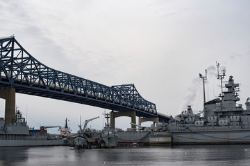 Obraz premium Battleship Cove Bridge and Ships