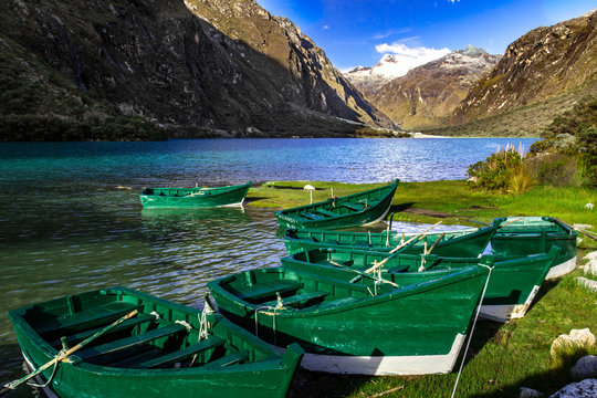 Laguna Llanganuco, Huar&agrave;z, Per&ugrave;