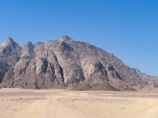 Fototapeta na wymiar mountain in the desert
