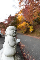 お地蔵様と紅葉